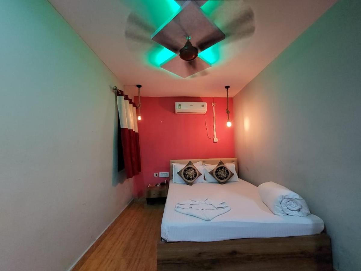 Megha Beach Resort - Sea View 만다르모니 외부 사진